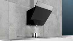 Siemens LC68KAK60T iQ500 Duvar Tipi Davlumbaz 60 cm siyah cam dekorlu